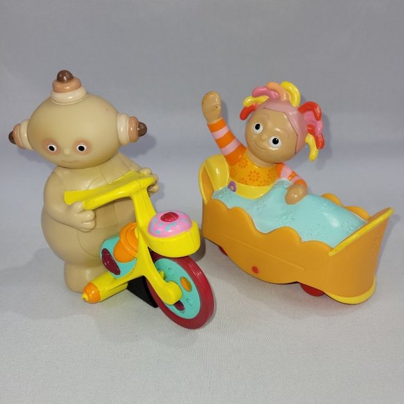 In The Night Garden 5" Figures 2007 Makka Pakka Og-Pog & Upsy Daisy Bed Hasbro - Picture 1 of 1